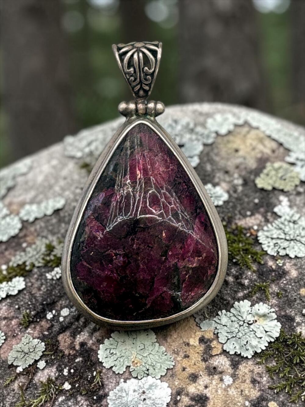 Vintage Silver Pendant with Ruby / Distinctive Teardrop Shape / Artisan Crafted